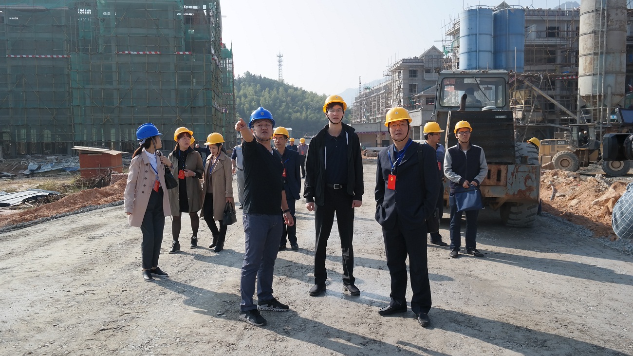 ��չ�����ںϷ�չ�������